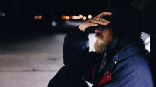 Βοήθεια στους άστεγους Βοήθεια στους άστεγους